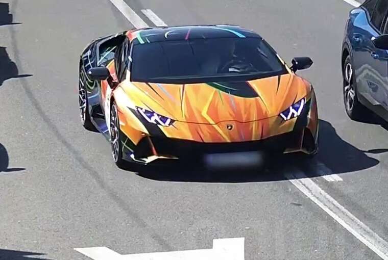 У Києві волонтер на Lamborghini знову порушує ПДР
