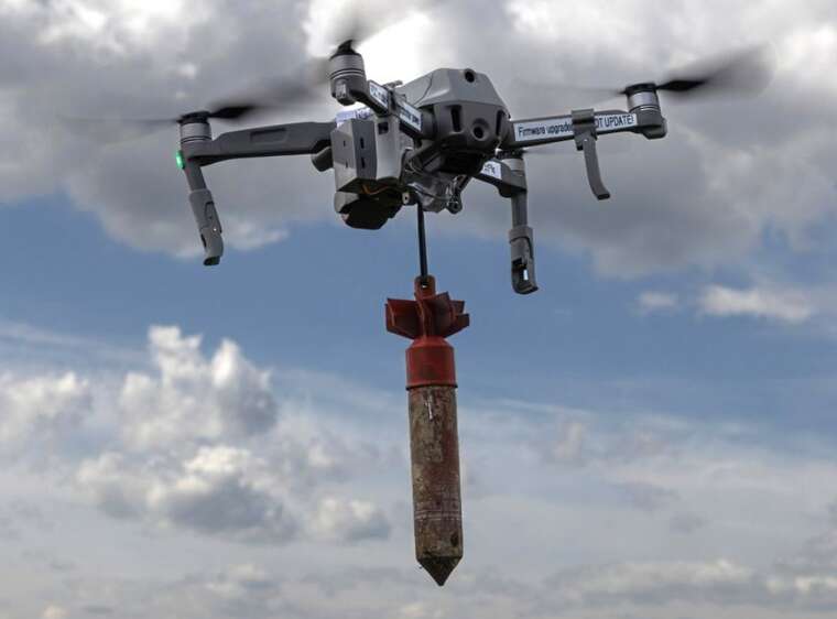 Росіяни скинули вибухівку на мирного жителя в Херсоні