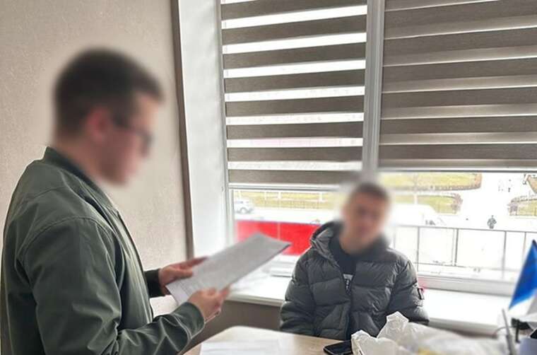 Корупційна схема на спортмайданчику: в Києві посадовці привласнили 1,2 мільйона гривень на будівництві футбольного поля