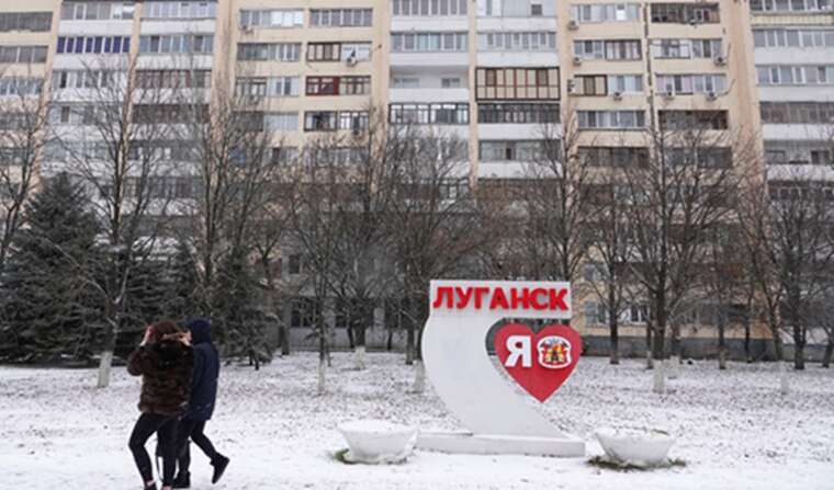 В оккупированном Луганске специалисты из России получили ключи от квартир