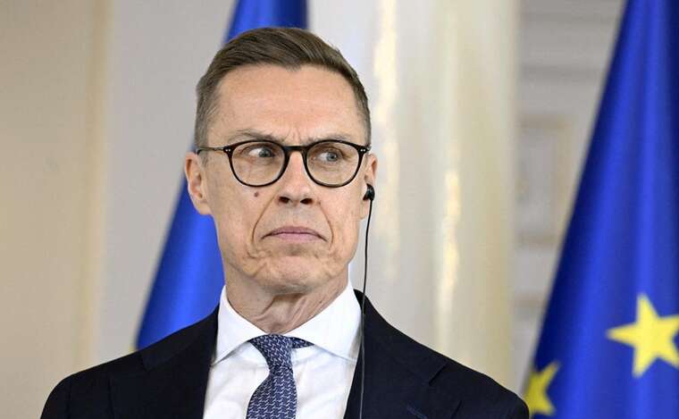 Стубб заявив, що Макрон або Стармер проведуть переговори з Путіним