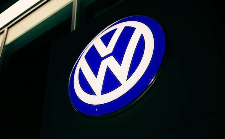 Запровадження американських мит: Volkswagen призупиняє поставки автомобілів у США, зібраних у Мексиці