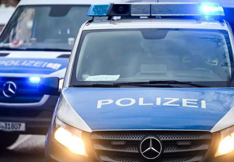 У центрі Берліна озброєні нападники з мачете пограбували інкасаторів