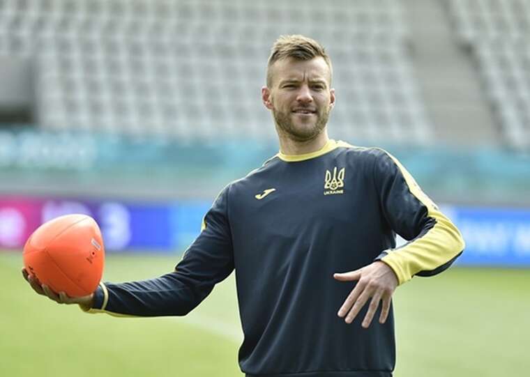 Викликав суперечки у мережі: Ярмоленко відчитав фаната "Динамо"