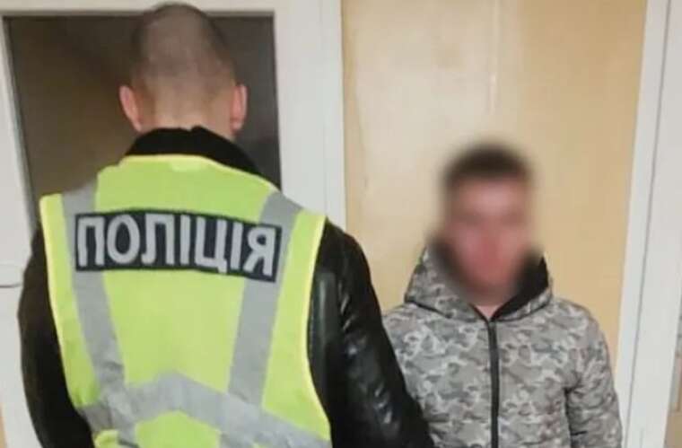 In Kyiv, a criminal who hit and robbed a child in the middle of the street was detained