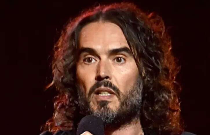 Ексчоловіка Кеті Перрі Рассела Бренда звинуватили в зґвалтуванні та сексуальному насильстві