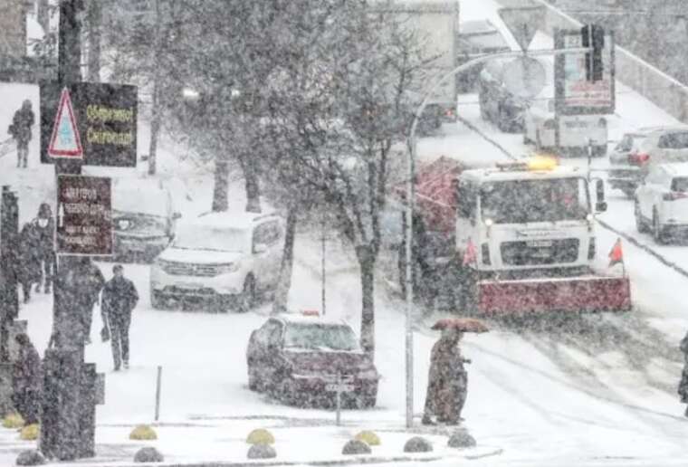 Завтра очікуються снігопади в західних, Житомирській, Вінницькій областях, а також в Карпатах
