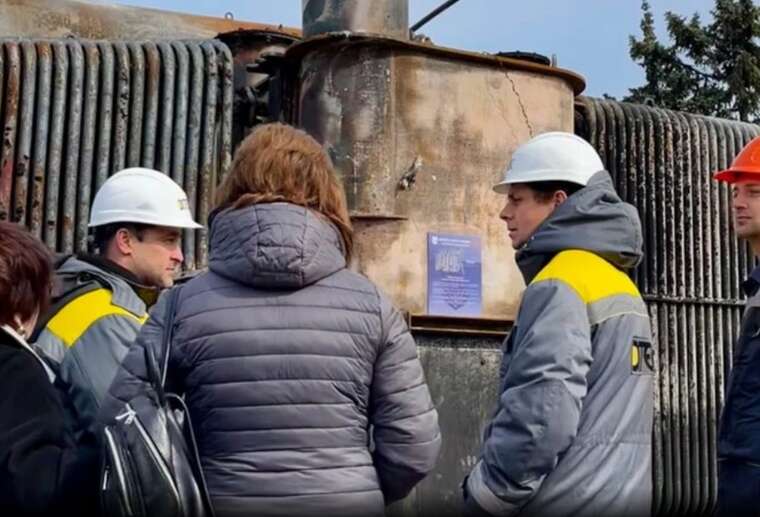 ДТЕК продемонстрував зруйнований росіянами трансформатор в Одеській області