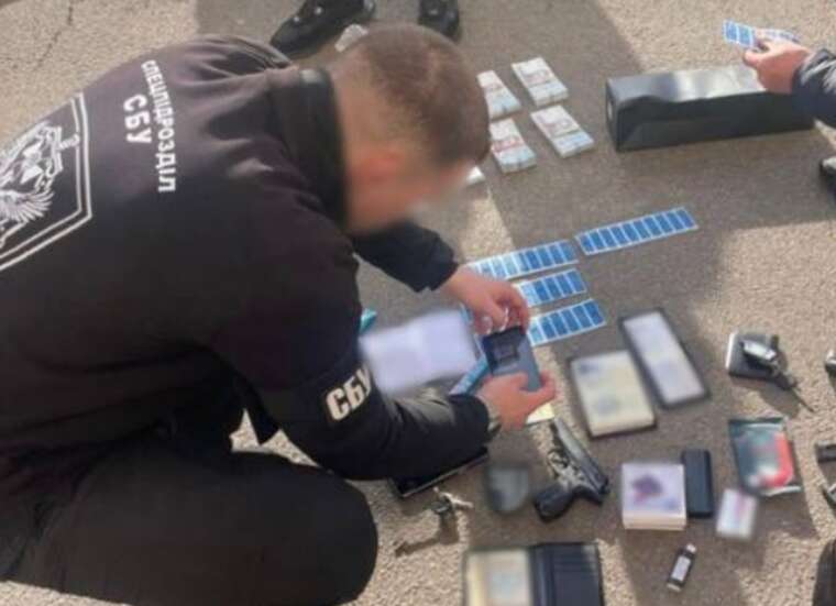 Tax officer in Kyiv region caught taking a bribe of 735 thousand hryvnias,  prosecutors office