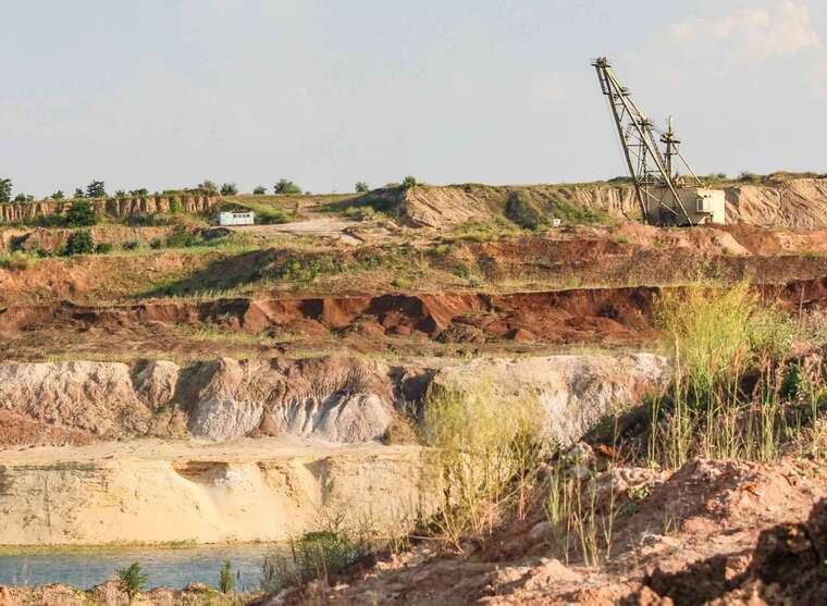 Утікач Фірташ втратив ще один титановий актив: держава анулювала спецдозвіл «Мотронівського ГЗК»