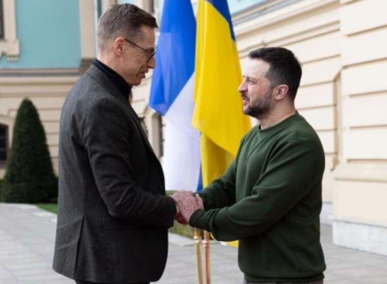 Во время телефонного разговора Зеленский и Стубб обсудили ситуацию в Украине