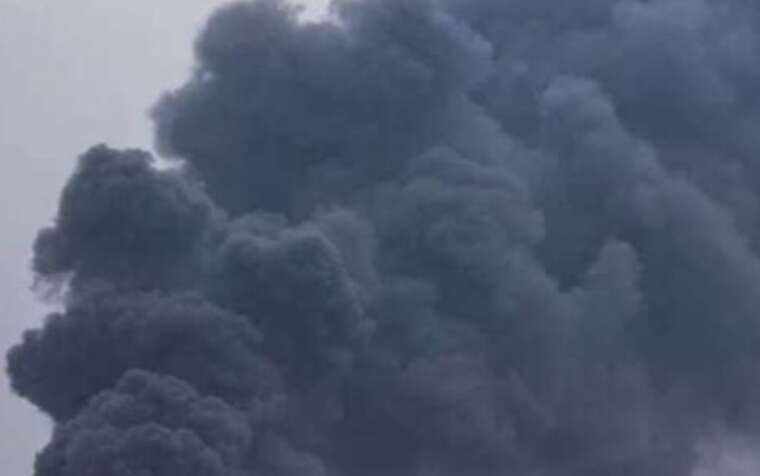 У Дніпрі пролунала серія потужних вибухів: у місті пожежі