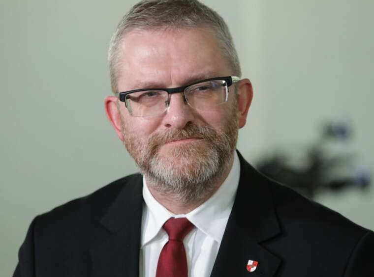 Кандидат у президенти Польщі здійснив «цивільний арешт» лікаря через пізній аборт