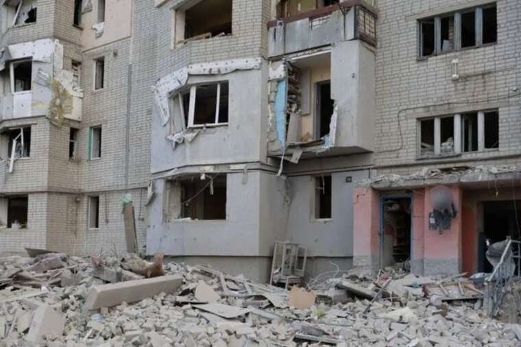 Окупанти завдали авіаудару по будинку в Куп’янську: постраждала жінка