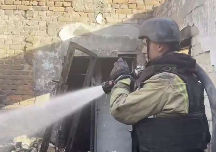 Росіяни обстріляли рятувальників на Сумщині, пошкоджено пожежний автомобіль, — ДСНС
