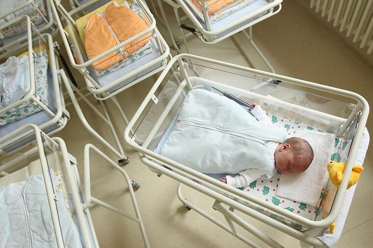 Польща б’є антирекорд ЄС із народжуваності: показник впав до історичного мінімуму