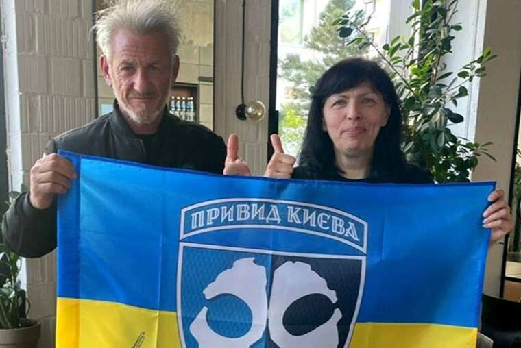 Мать погибшего пилота Андрея Пильщикова (Джуса) встретилась с Шоном Пенном