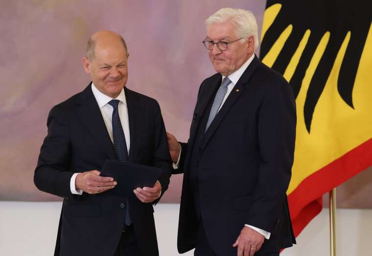 В Германии для Шольца уже готовят прощальный военный парад