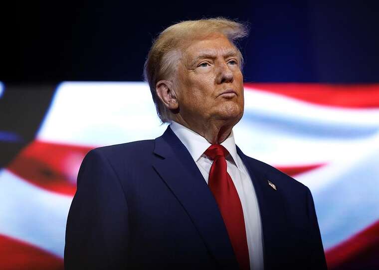 Трамп розповів, як компаніям з усього світу уникнути його мит: «Переїжджайте в Америку»