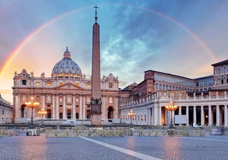 Медиа опубликовали имена потенциальных кандидатов на папский престол