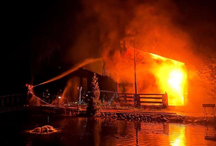 Near Brovary, a hotel with a restaurant caught fire from the debris of "Shaheds"