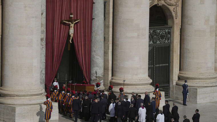 Період жалоби за Папою Римським триватиме дев’ять днів, — Ватикан