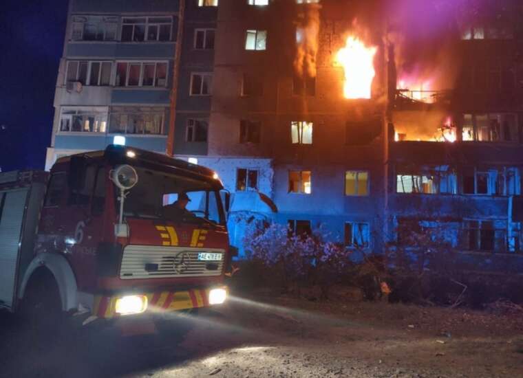 Атака дронов по Каменскому: погиб мужчина, среди раненых — 11-летняя девочка