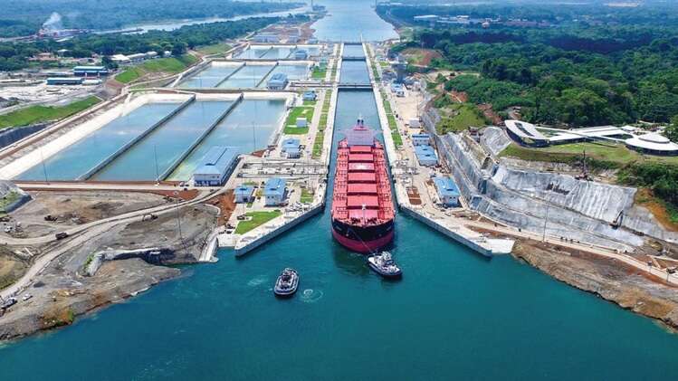 Китай наполягає на проведенні антимонопольної перевірки щодо продажу портів Панамського каналу