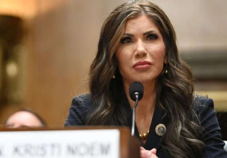 У США затримали підозрюваного у крадіжці сумки голови Мінбезпеки Крісті Ноем — CNN