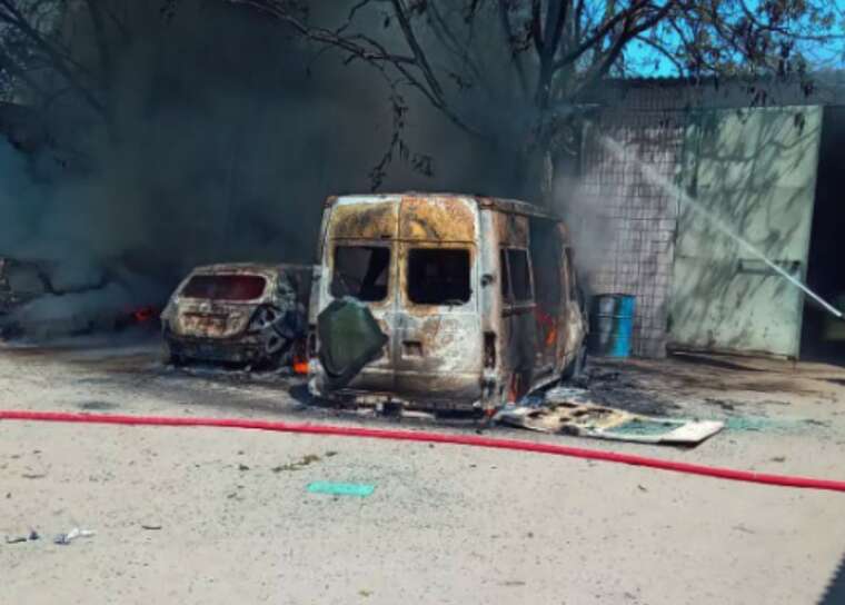 Камера зафіксувала атаку російського дрона на комунальників у Херсоні