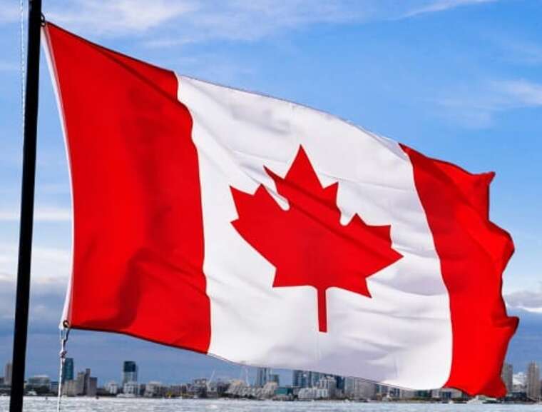 У Канаді зачинили перші виборчі дільниці після дострокових парламентських виборів: лідирують ліберали