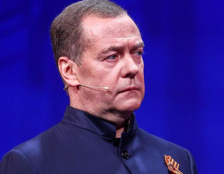 Найновіші члени НАТО автоматично стали ціллю для Росії, - Медведєв