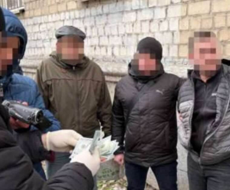 У Дніпрі поліцейський вимагав 1,5 тисячі доларів за зняття з розшуку ухилянта, — ДБР