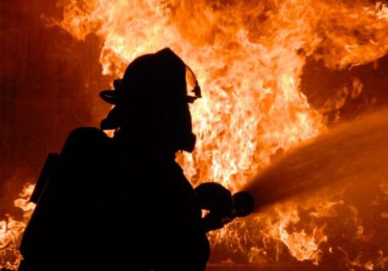 У Харкові ворожий БпЛА влучив в АЗС: зафіксовано пожежу