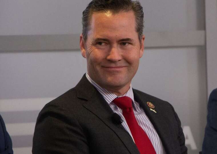 Волтц поки що залишається на своїй посаді, - Axios