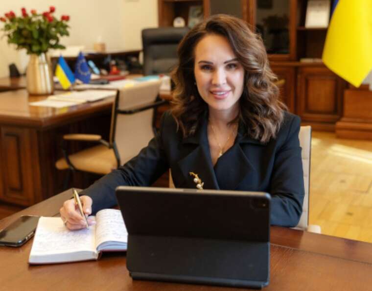 Заступниця голови ОП Ірина Мудра «засвітилась» у жакеті вартістю майже 100 тисяч гривень