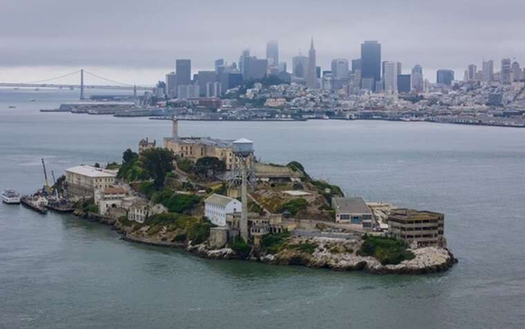 Трамп наказав відновити роботу в’язниці "Алькатрас"