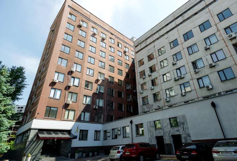 Как украинские заказчики «подгоняют» тендеры под своих: была одна больница, стало две