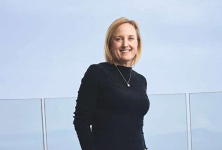 Повірена США Девіс привітала ратифікацію мінеральної угоди і закликала прискорити її реалізацію