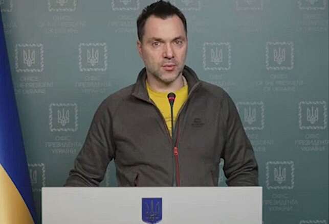 YouTube заблокував канали підсанкційних осіб: Арестович, Василець та інші