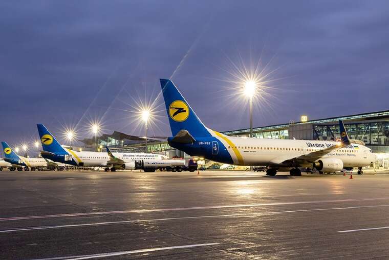 Велика Британія працює над відновленням авіасполучення з Україною