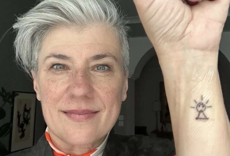 Посол Канади зробила татуювання, щоб підтримати українок під окупацією