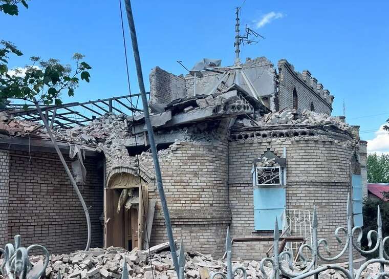 Russia dropped air bombs on Kostyantynivka: a private house, a gas pipeline, and a power line were damaged