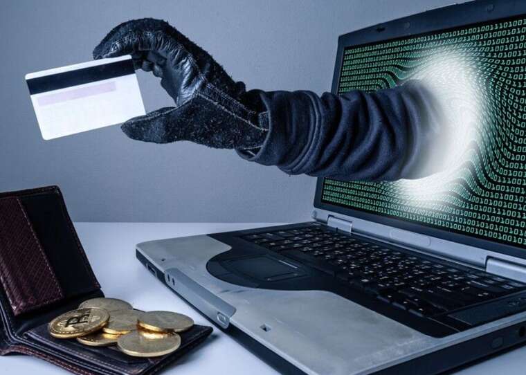 Продаж в інтернеті: як не стати жертвою банківських шахраїв