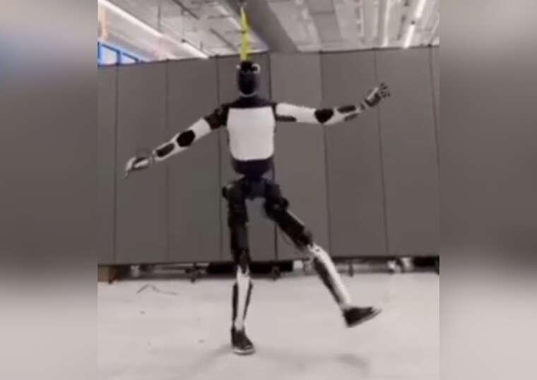 Ілон Маск показав танцюючого робота Optimus: Tesla готує гуманоїдних помічників для Марса