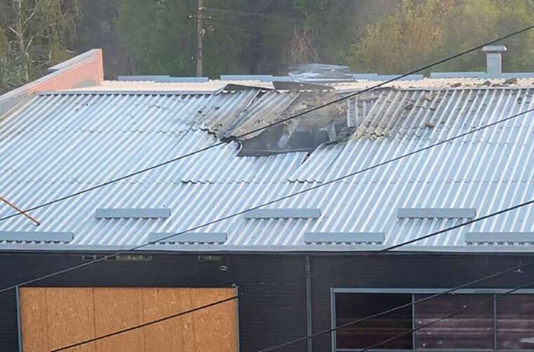 Оккупанты нанесли удары по Никопольщине: повреждены магазины, многоквартирный дом и ЛЭП