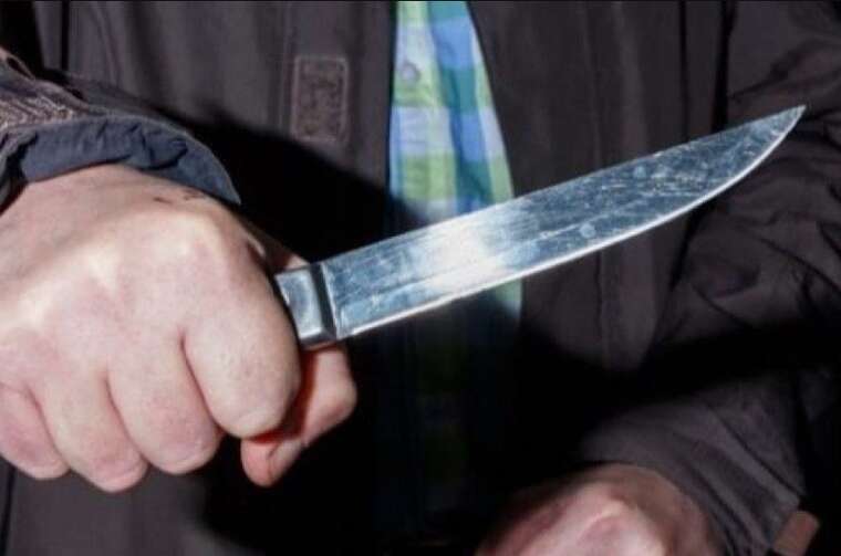 У Львові невідомий із ножем напав на чоловіка: потерпілого було госпіталізовано