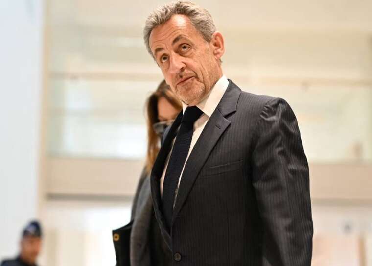 З експрезидента Франції Саркозі зняли електронний браслет