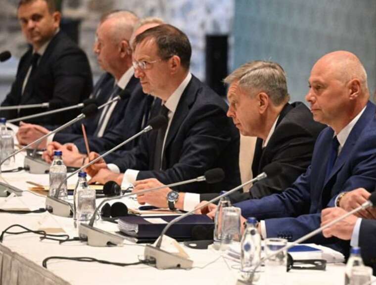 Bloomberg: Росія на переговорах у Стамбулі висунула Україні ультимативні умови припинення війни