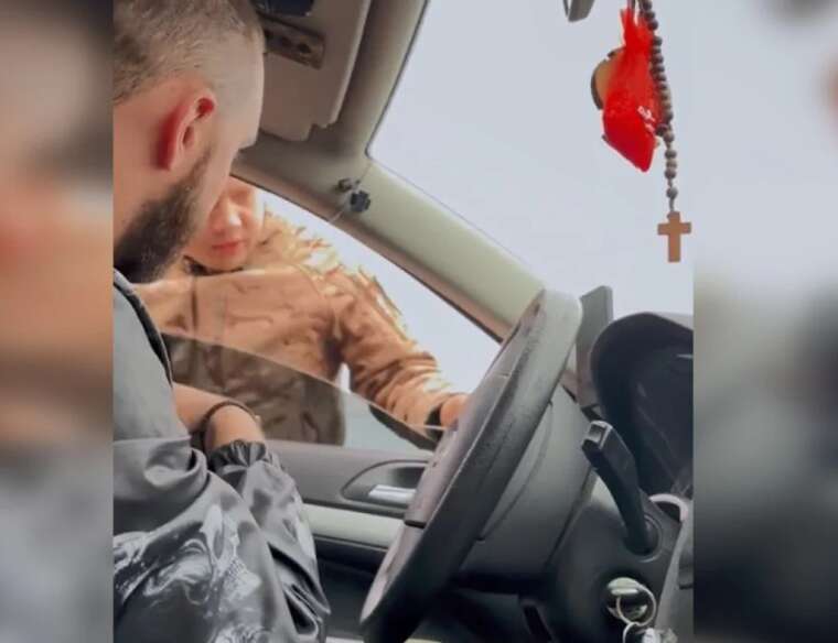 Військового "затримали" на блокпості, щоб повідомити, що він стане батьком
